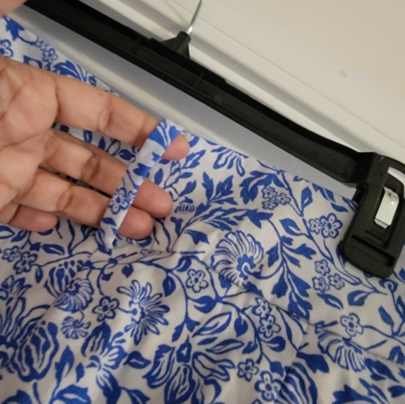 Lane Bryant Capris Pant - Picture 5 of 8